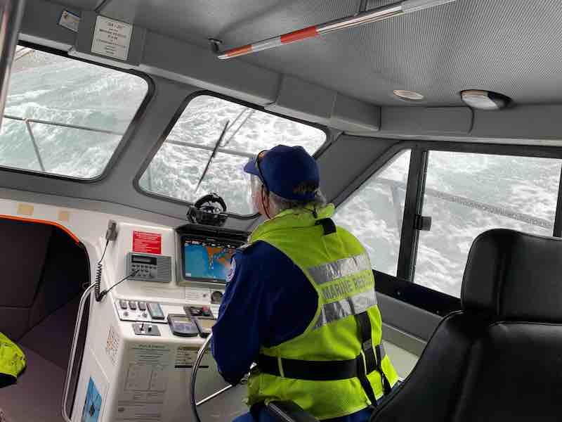 Shoalhaven 30 skipper off to assist a vessel in rough seas